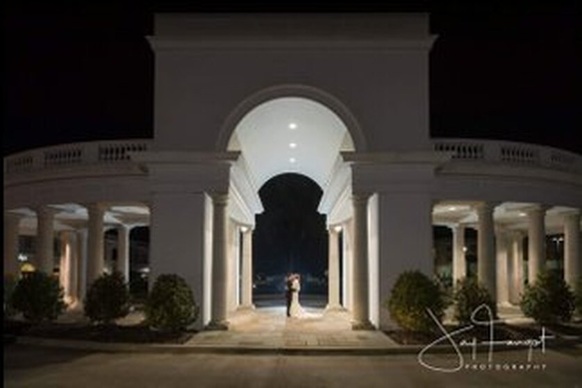 The Colonnade at Parc Lafayette LA - Outdoor and Indoor Wedding and Reception Venues in Lafayete LA 